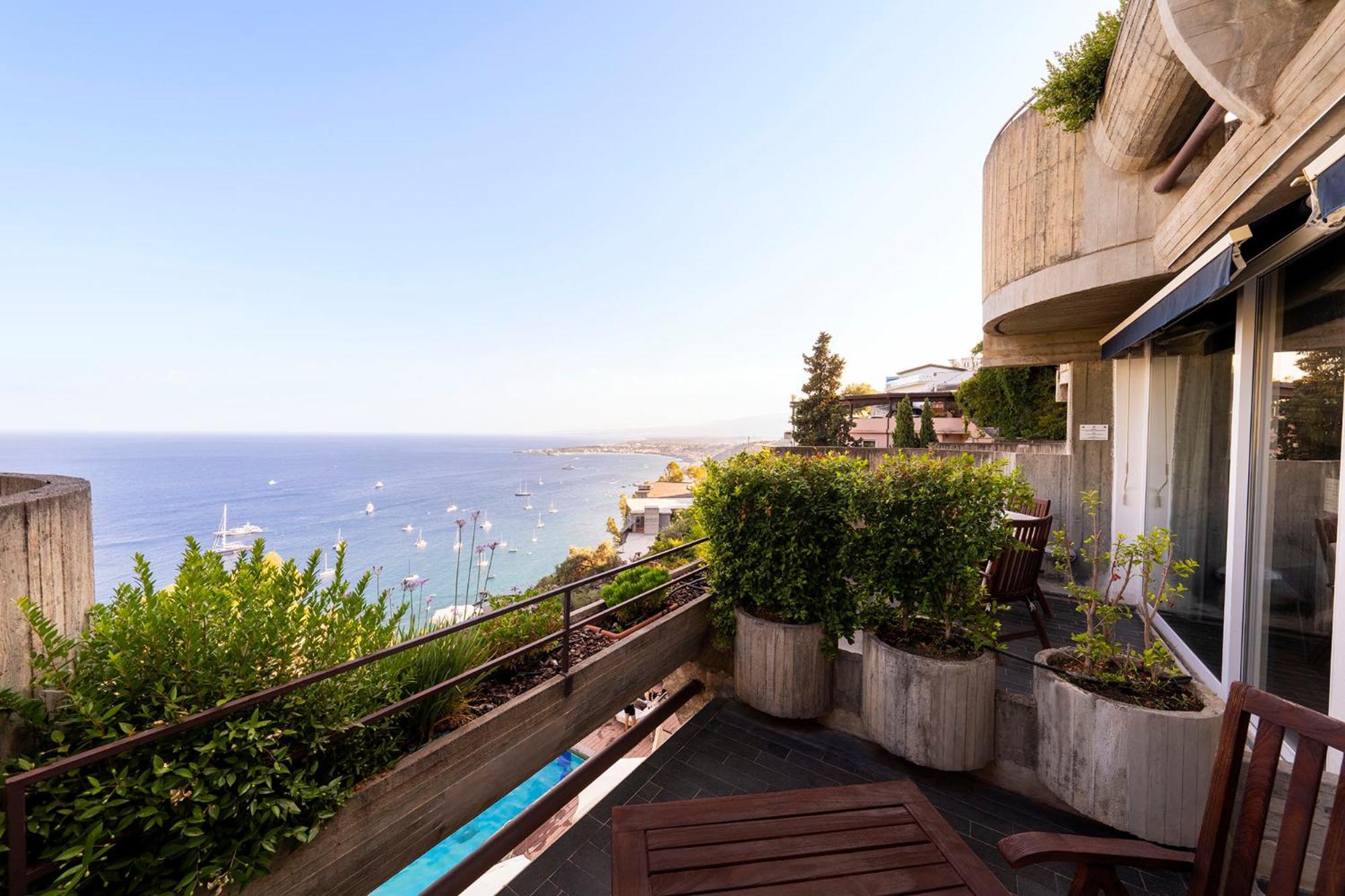 Double or Twin Room Superior Balcony Premium Sea View,1706782292:JPEG