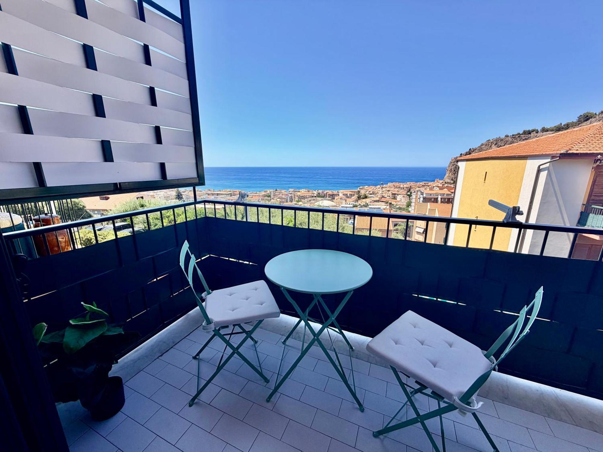Triple Room with Balcony and Sea View