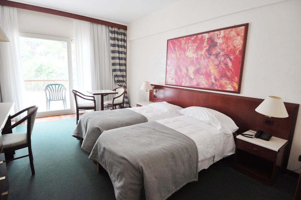 Chambre Double ou Lits Jumeaux - Vue sur Jardin