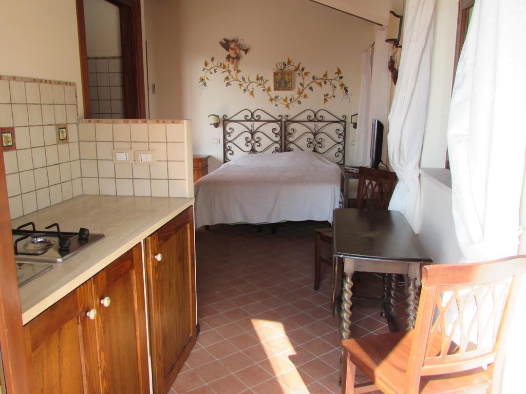 One-Bedroom Apartment,195160642:JPEG