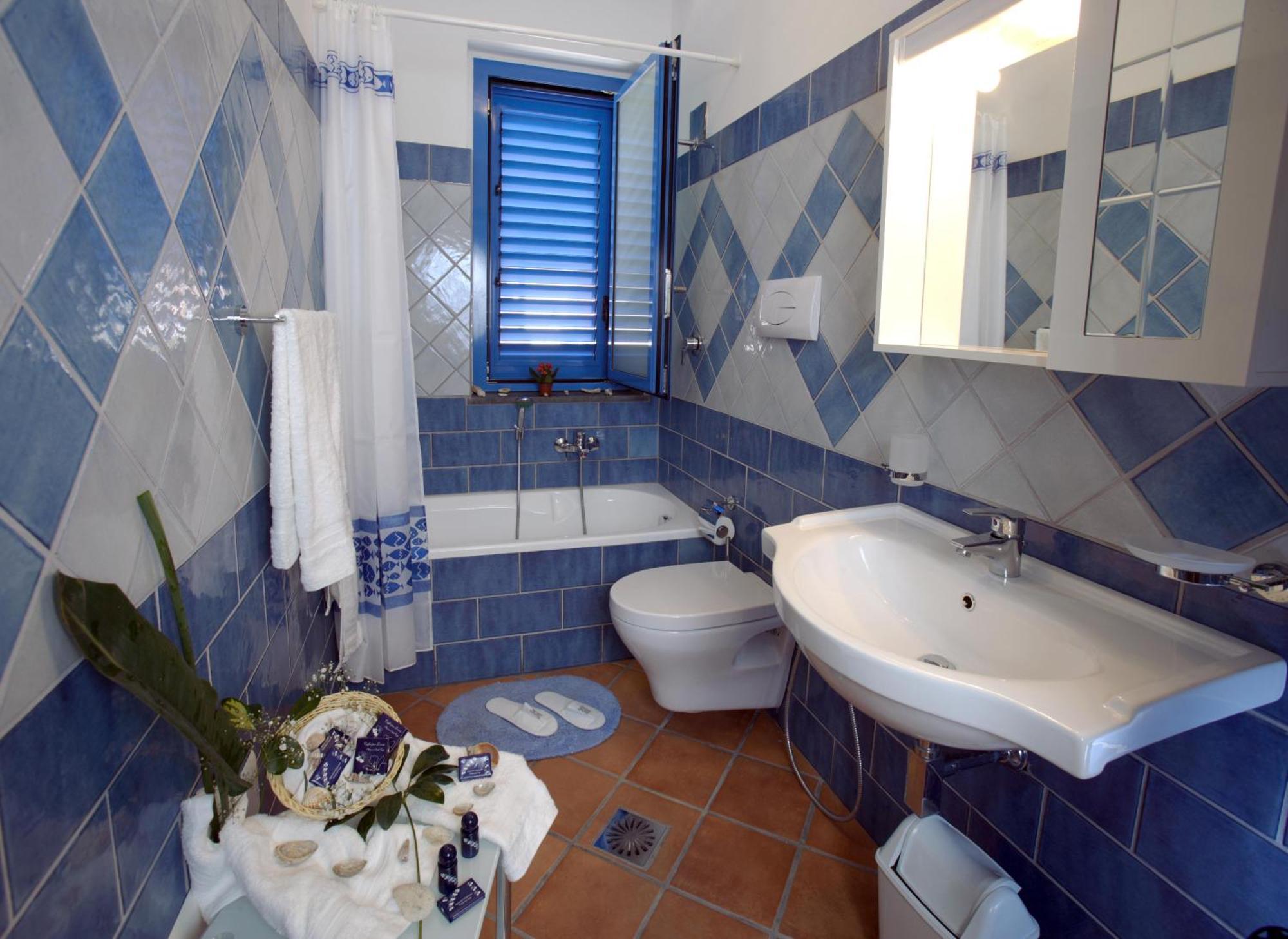 Camera Familiare con Bagno Privato