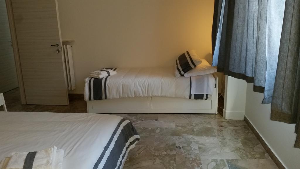 Driepersoonskamer met Eigen Badkamer