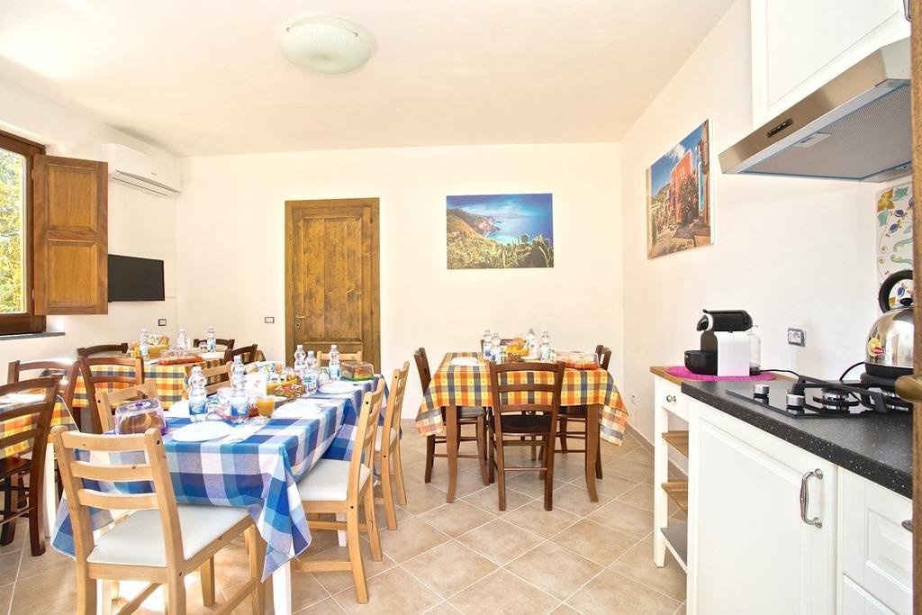 Studio (4 Adults)