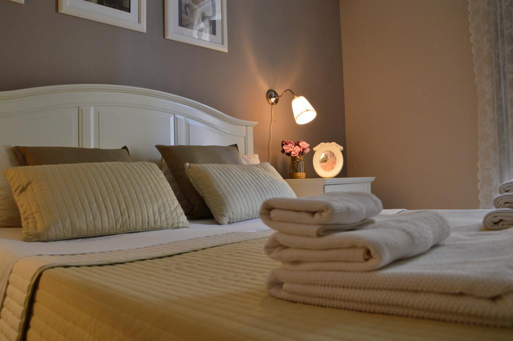 Double Room with Extra Bed,225720761:JPEG