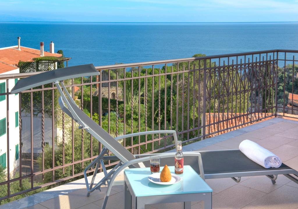Superior One-Bedroom Apartment Terrace Sea View