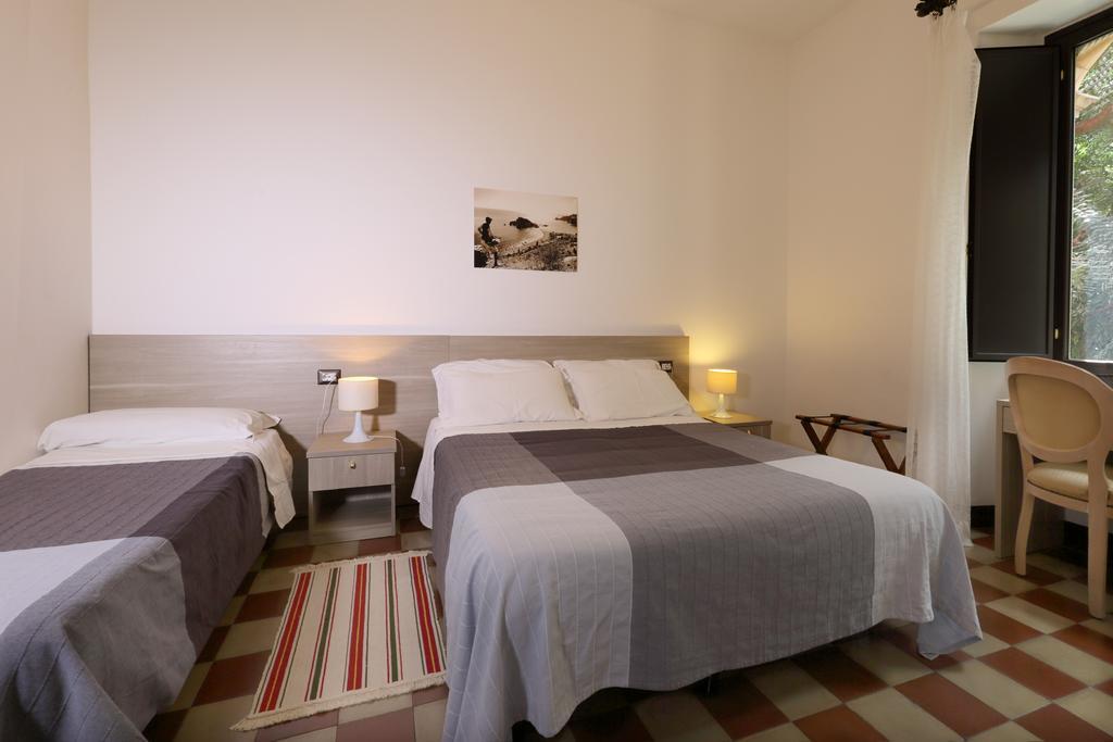 Economy Double or Twin Room,257685933:JPEG