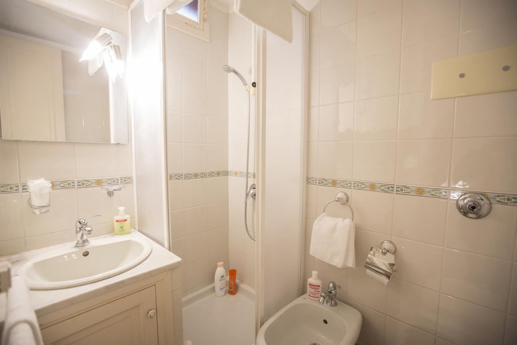 Chambre Triple Économique - Rez-de-Chaussée