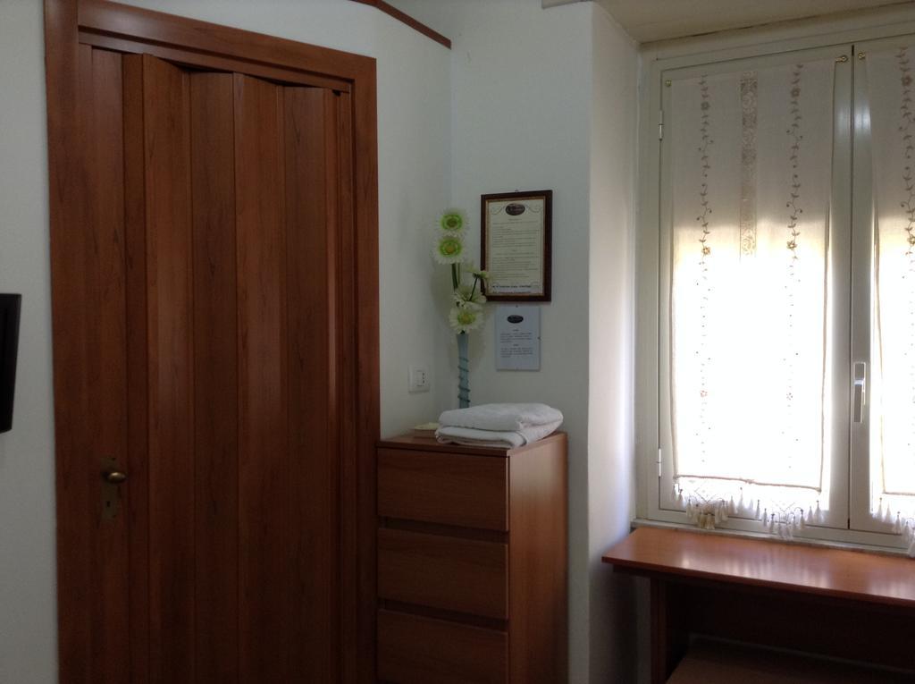 Double or Twin Room,263615625:JPEG