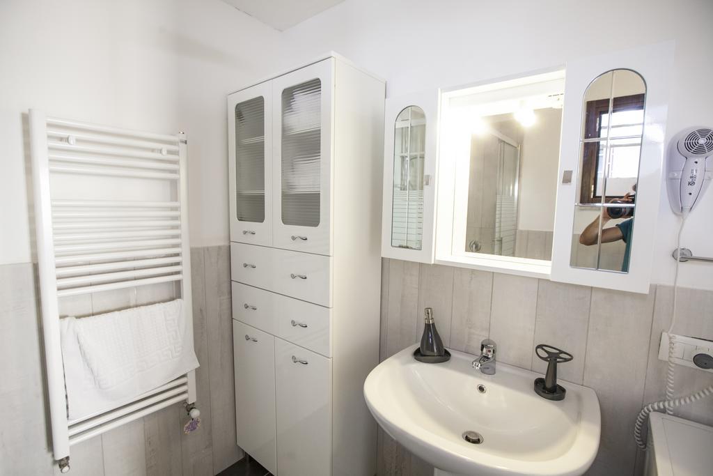 Apartment mit Balkon
