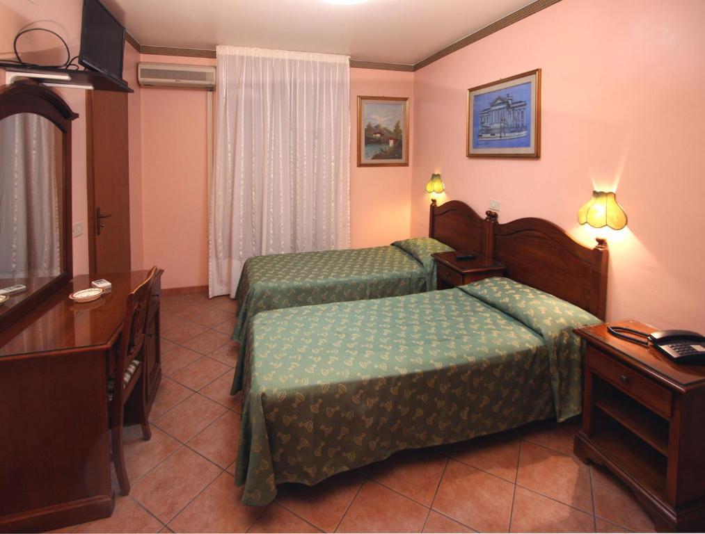 Tweepersoonskamer met 1 of 2 Bedden en Eigen Badkamer