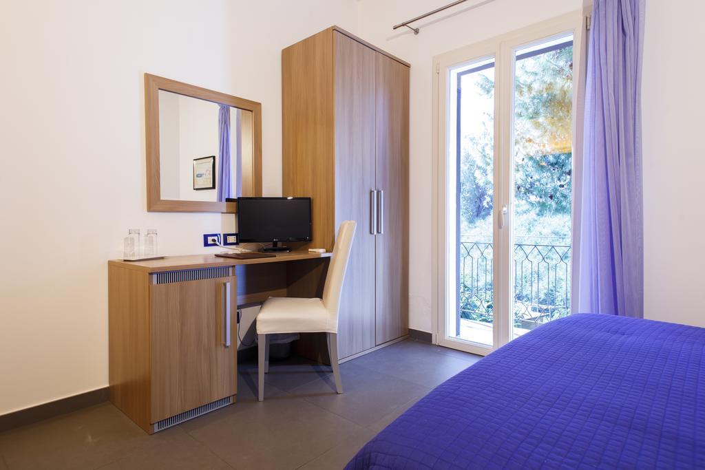 Double Room with Balcony,396382404:JPEG