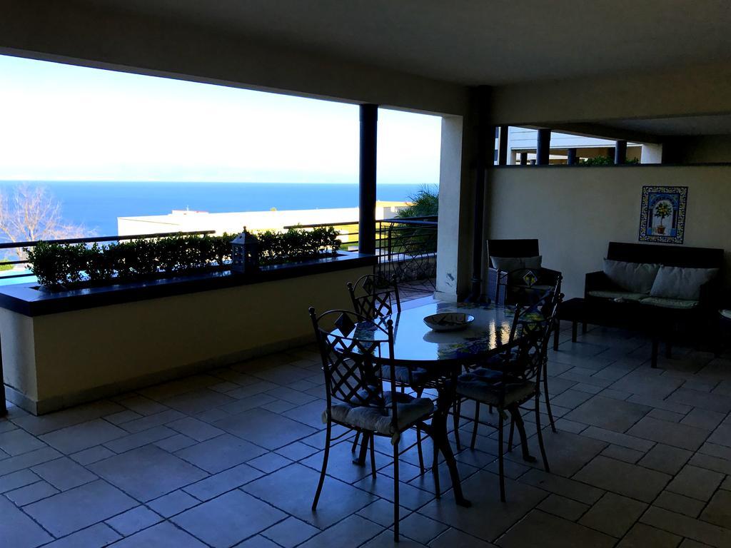 Three-Bedroom Apartment Terrace