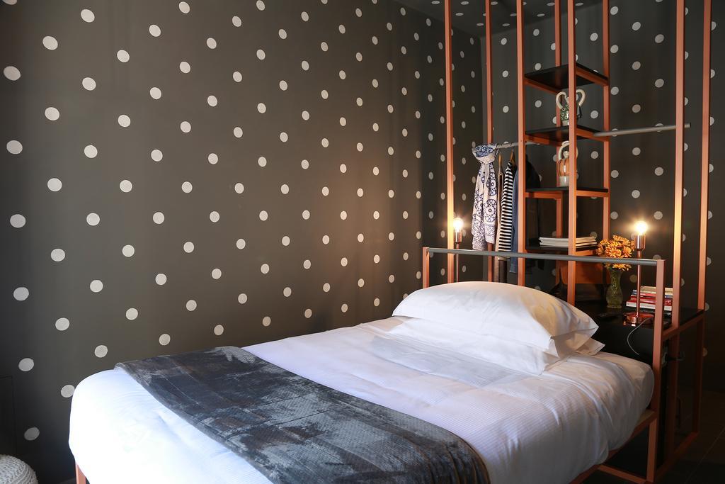 Small Double Room,406307457:JPEG