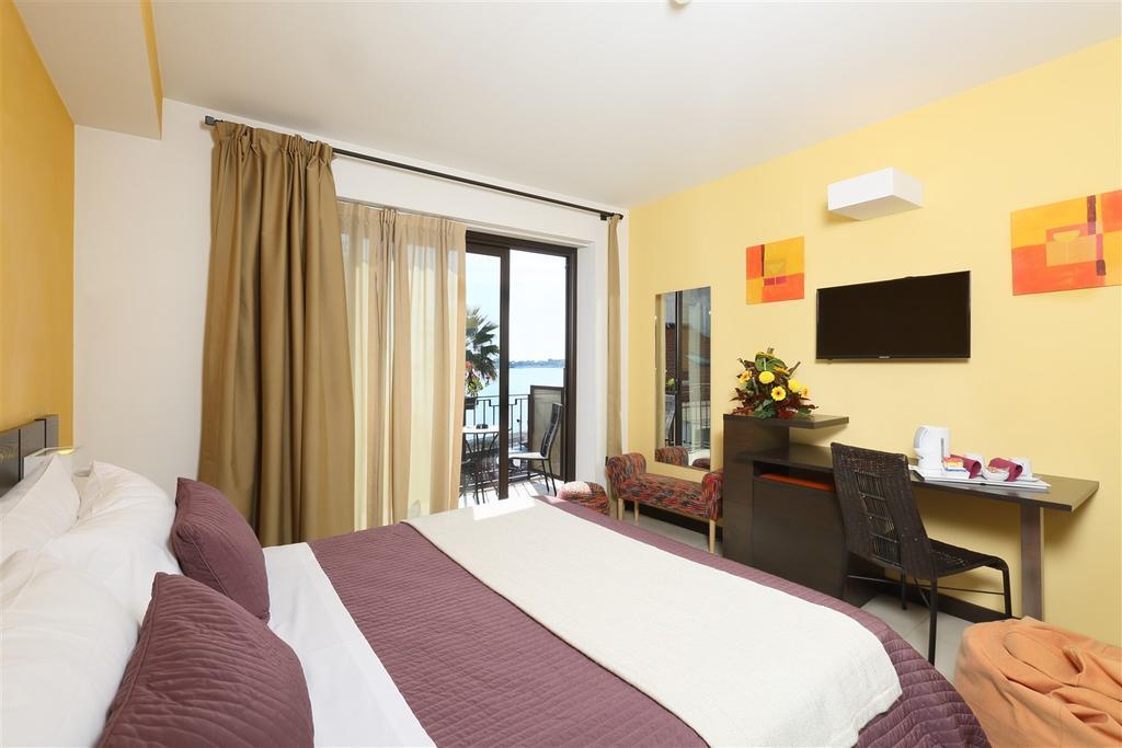 Superior Double Room Sea View Balcony