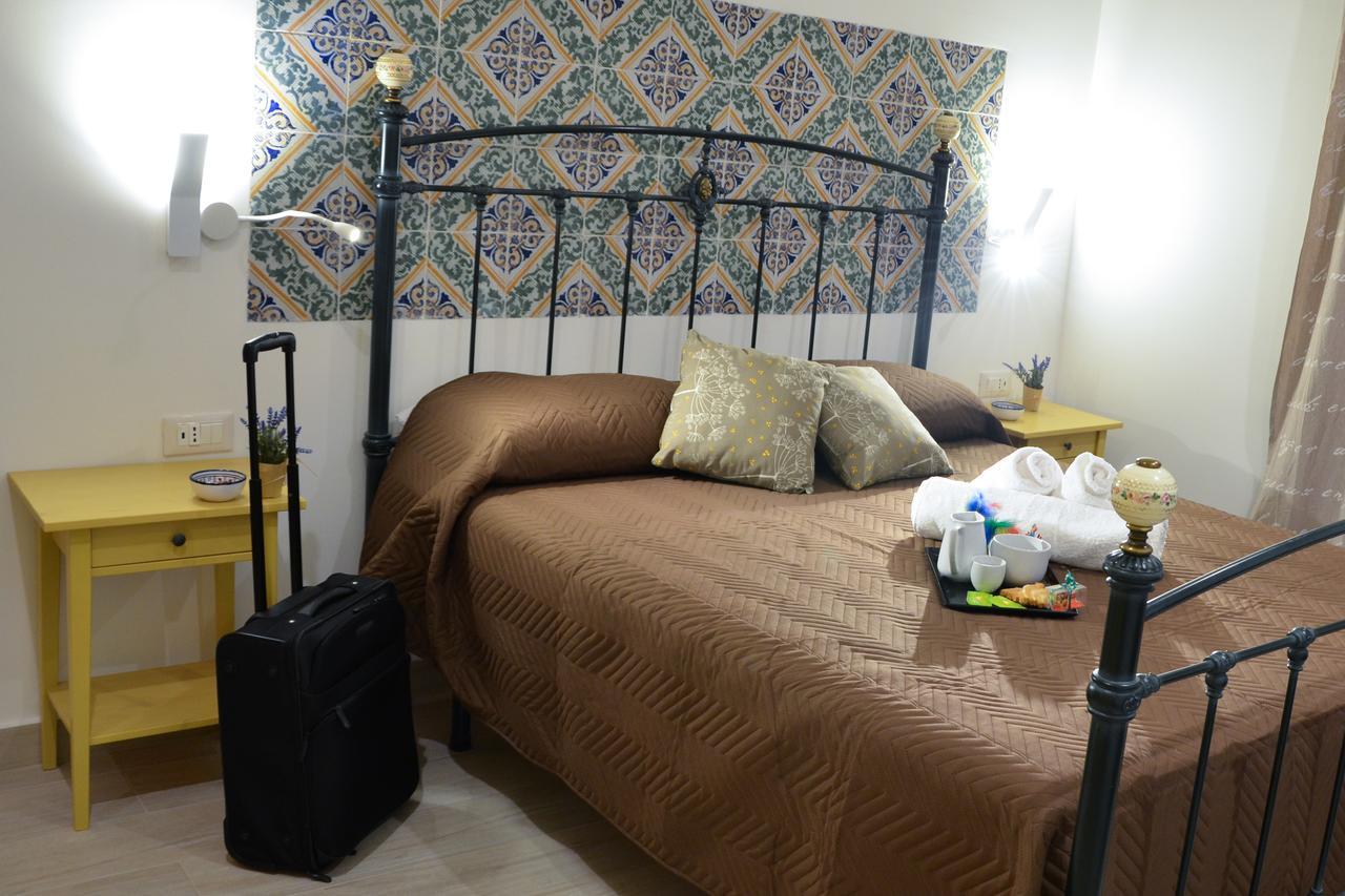 Double Room with Private Bathroom,526098246:JPEG