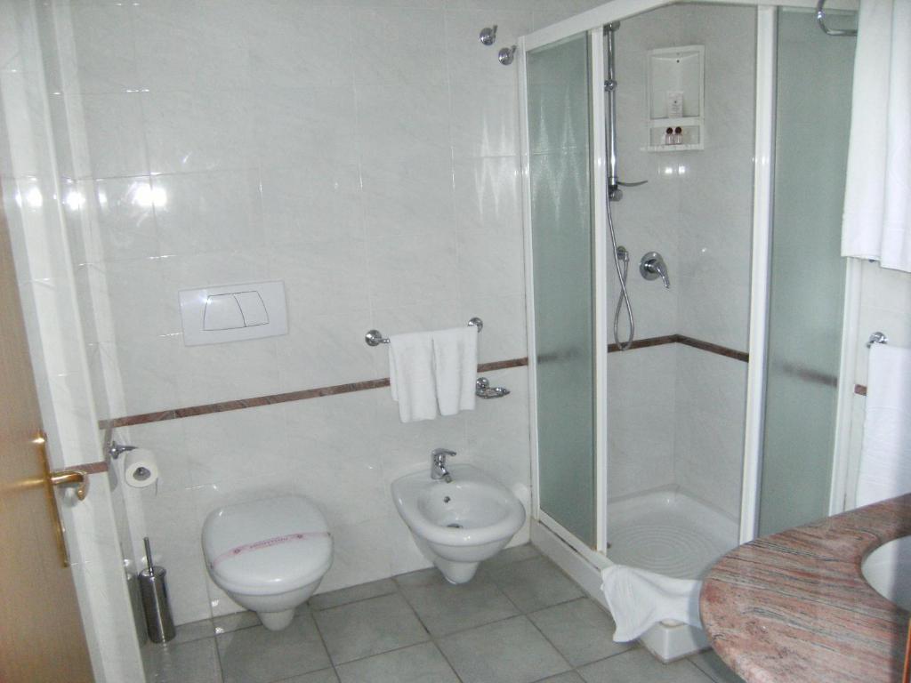 Camera Familiare (2 Adulti + 2 Bambini)