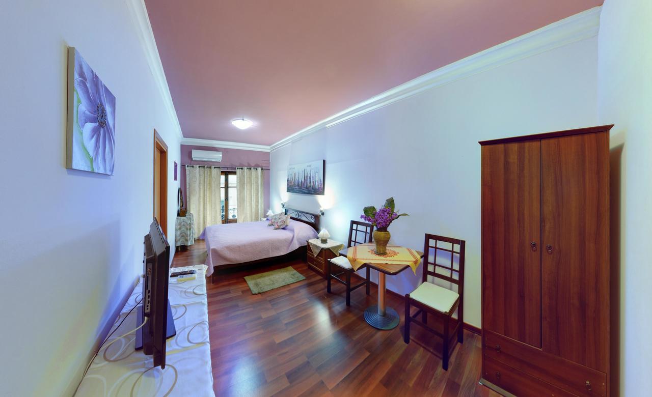 Double or Twin Room Private Bathroom
