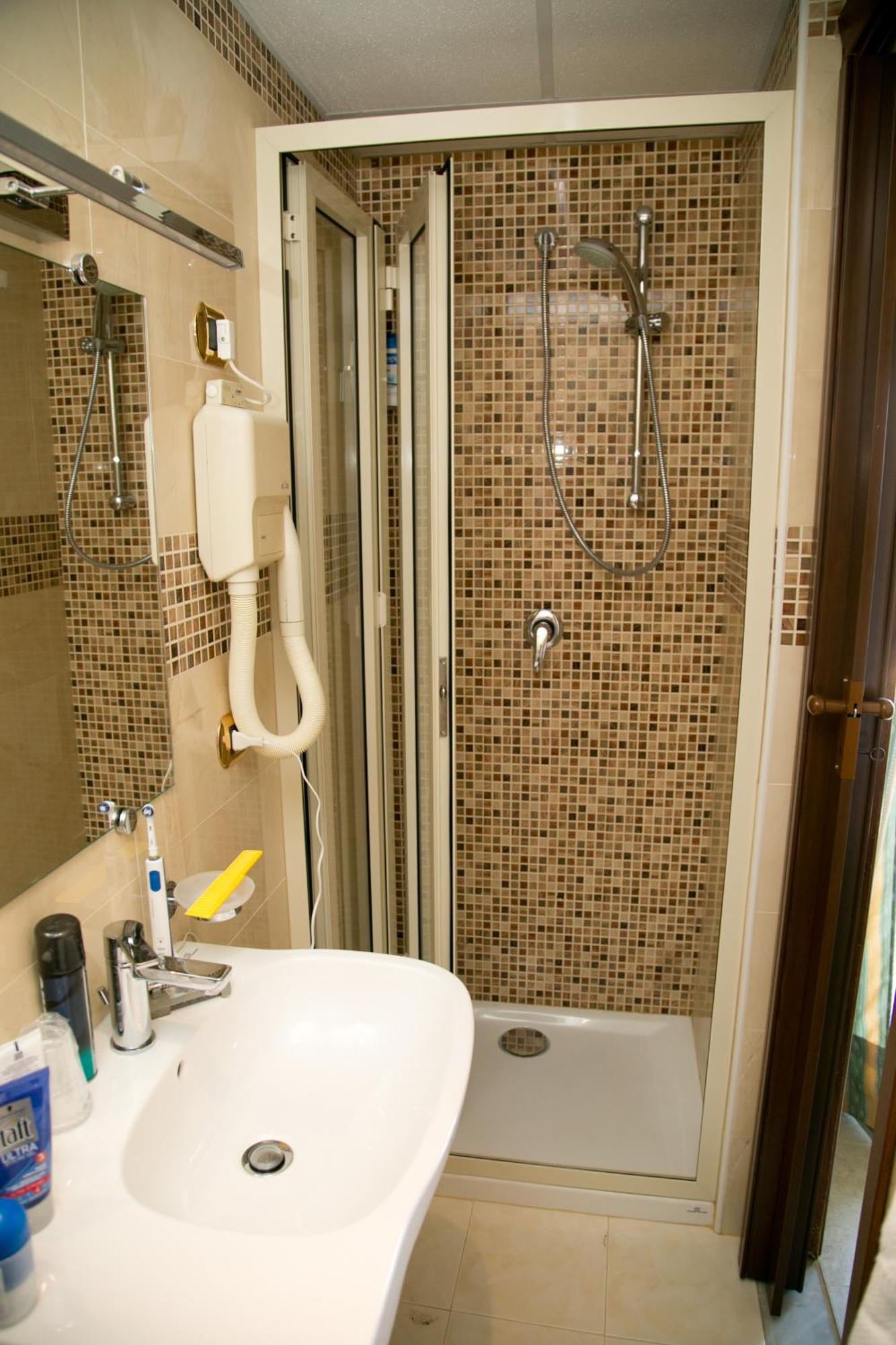 Single Room with Sea View,707913031:JPEG