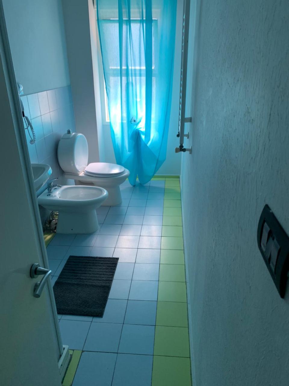 Twin Room Private External Bathroom