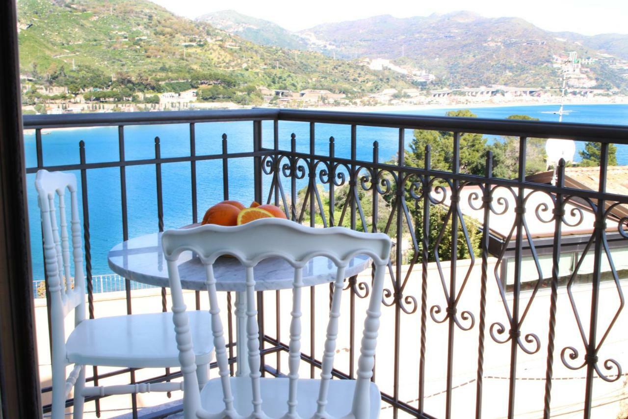 One-Bedroom Apartment Balcony Sea View
