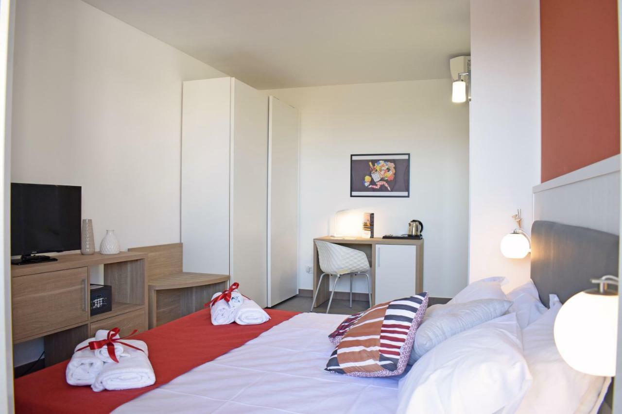 Standard Double Room,790161882:JPEG