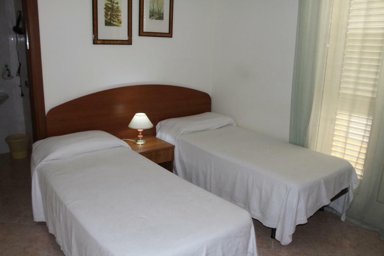 Single Room with Balcony,850802762:JPEG