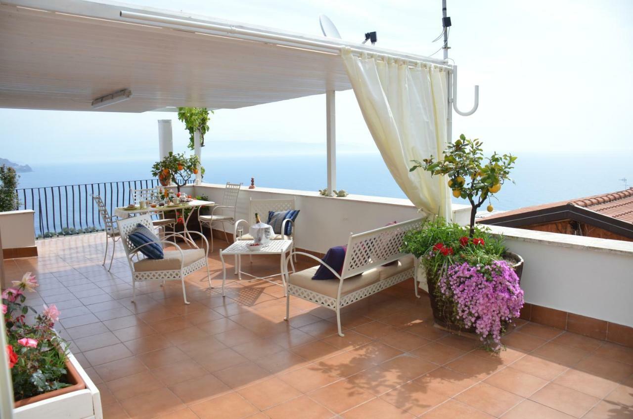 Apartment with Terrace,850898606:JPEG