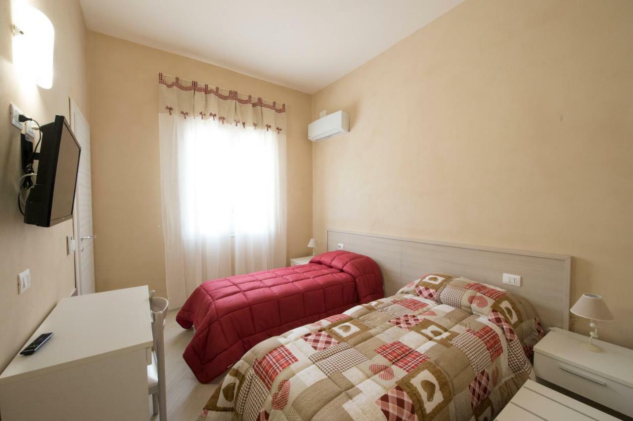 Camera Matrimoniale/Doppia con Letti Singoli con Bagno Privato