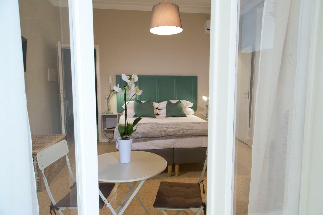 Double Room with Balcony,864915788:JPEG