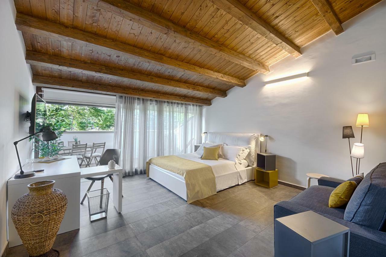 Suite with Terrace,883240351:JPEG