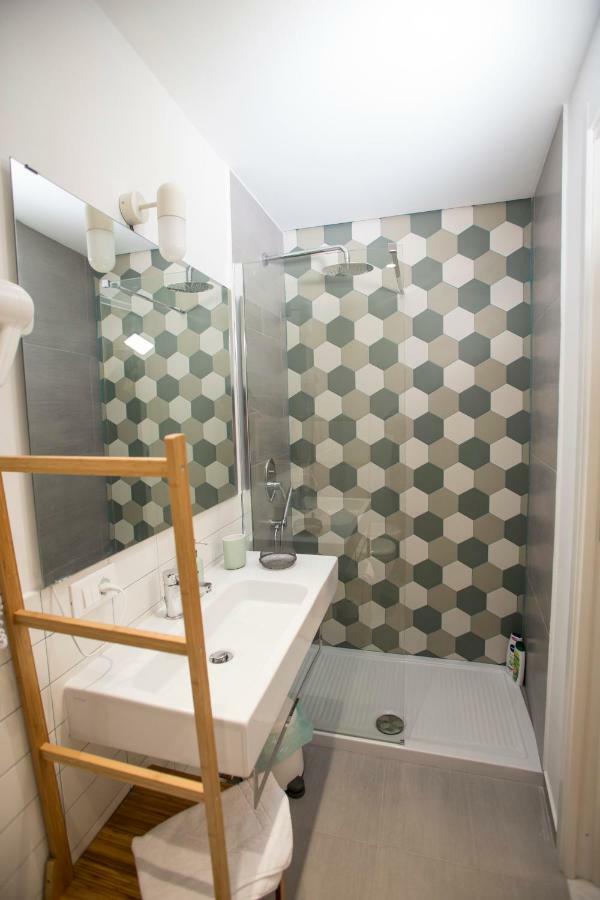 Chambre Double ou Lits Jumeaux avec Salle de Bains Privative
