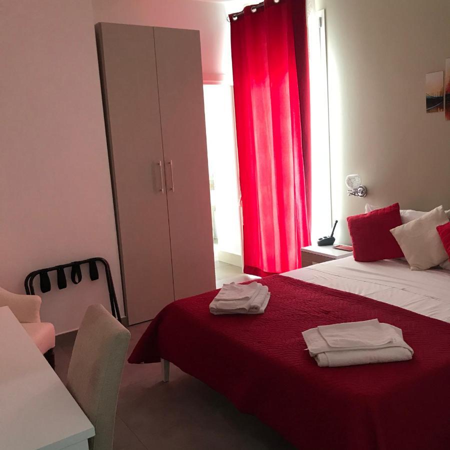 Doppelzimmer mit Balkon