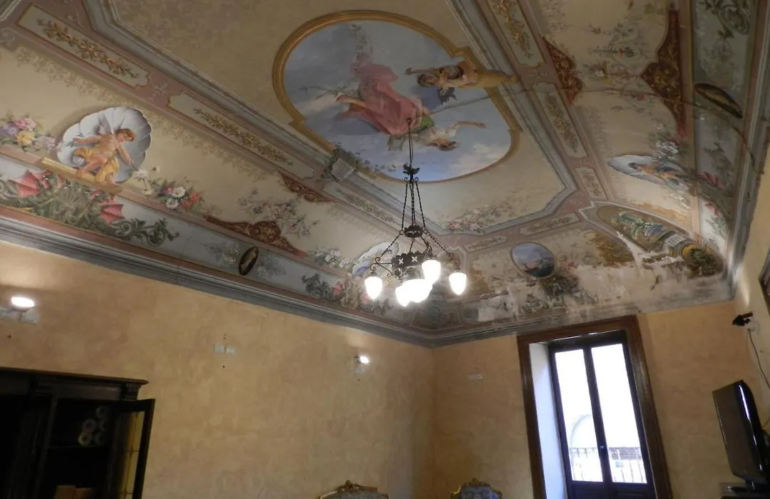 Antico Palazzo Affitti Brevi-1