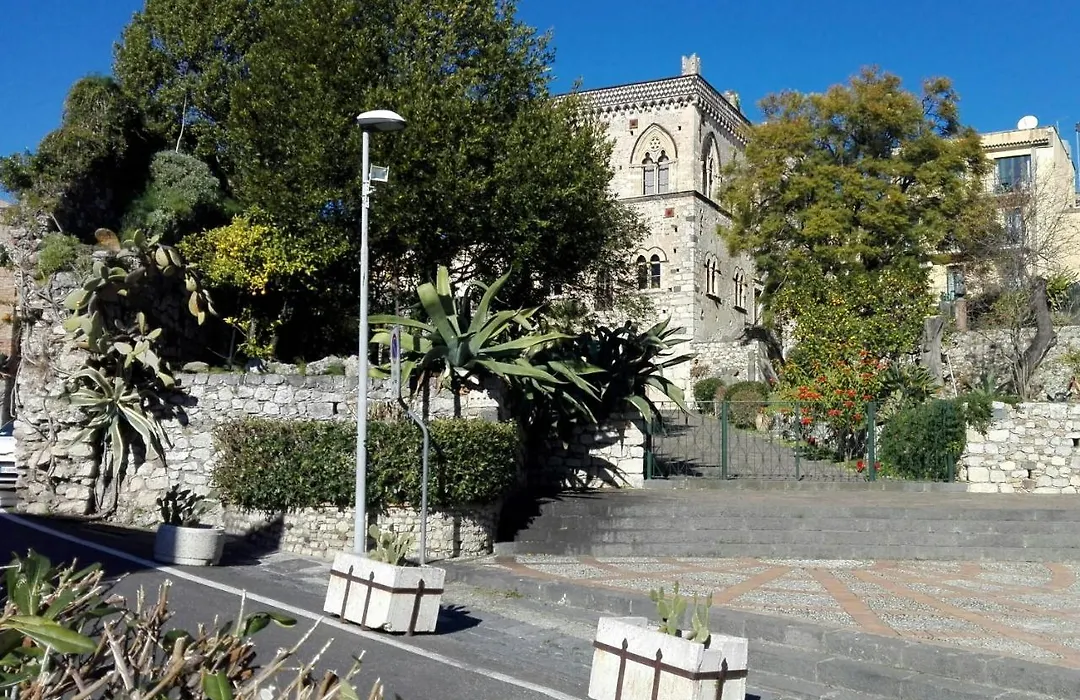 B&B Akropolis-1