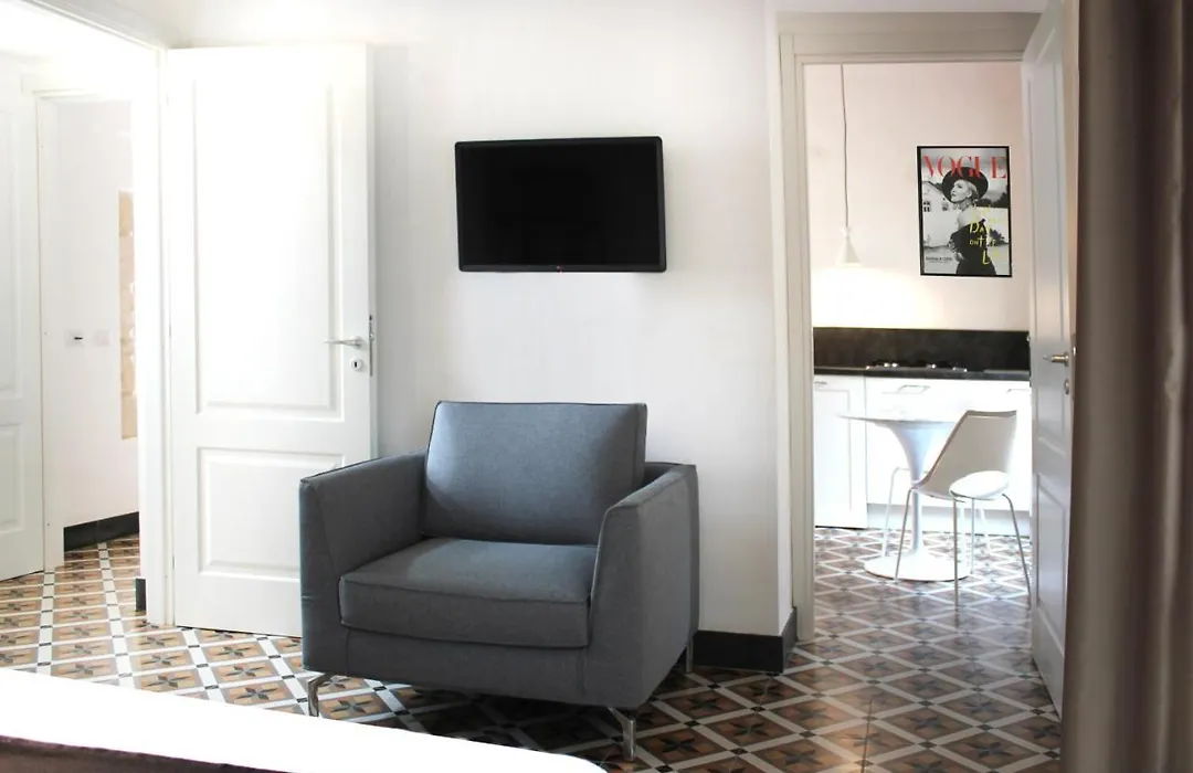 Isabella Di Castiglia Apartments-1