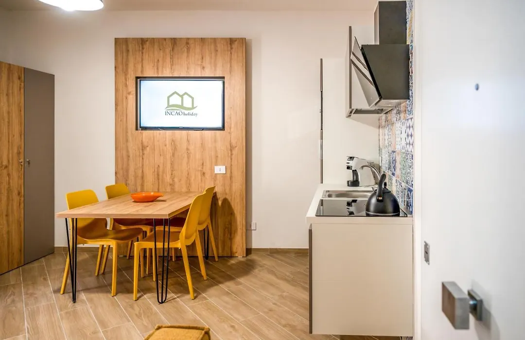 Incao Holiday Candeloro House-1