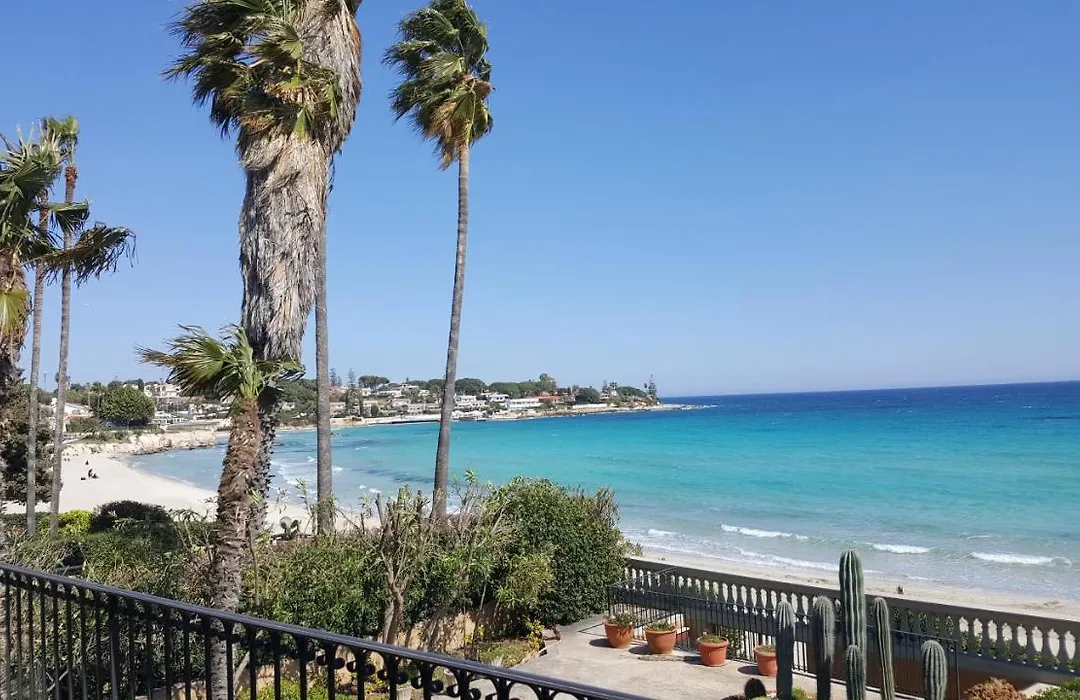 Villa Sogno Sulla Spiaggia-1