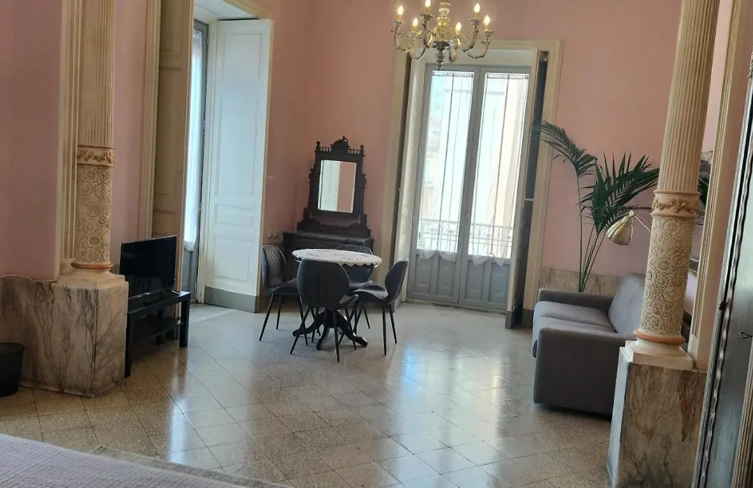 B&B Palazzo Arcidiacono - Central Prestigious Flat-1