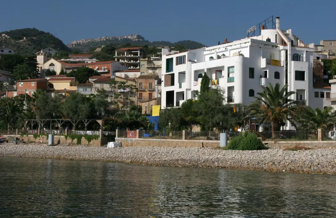 Museo Albergo D'Arte Contemporanea Atelier Sul Mare-1