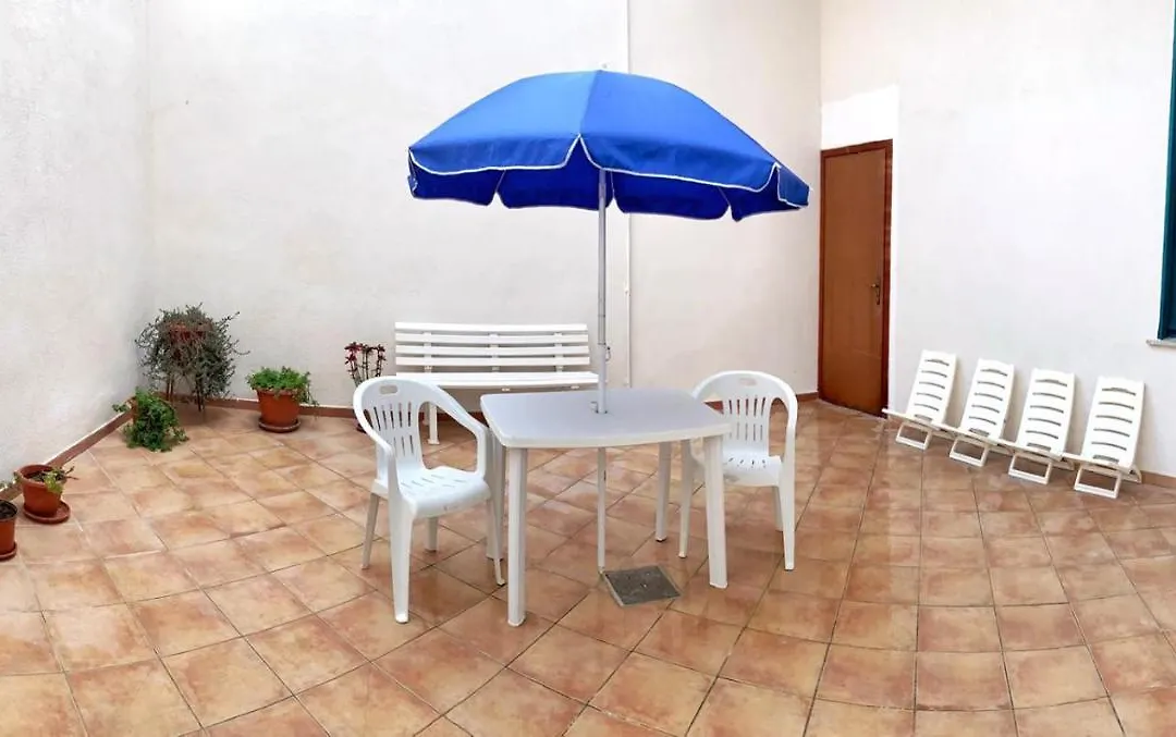 L'Angolo Di Laura Comfortable Rooms-1