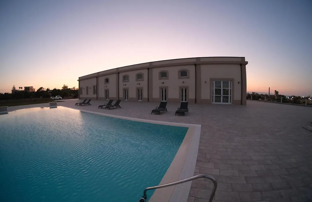 Dimora Savarino Villa con Piscina-1