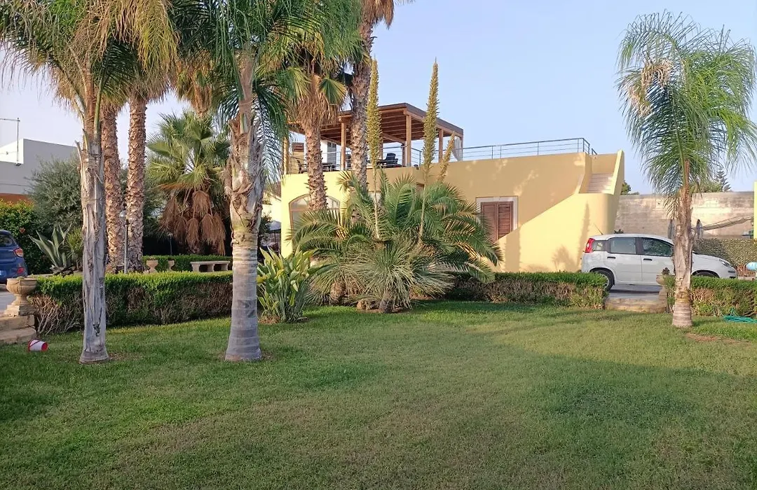 B&B Sale e Sole sul Mare-1