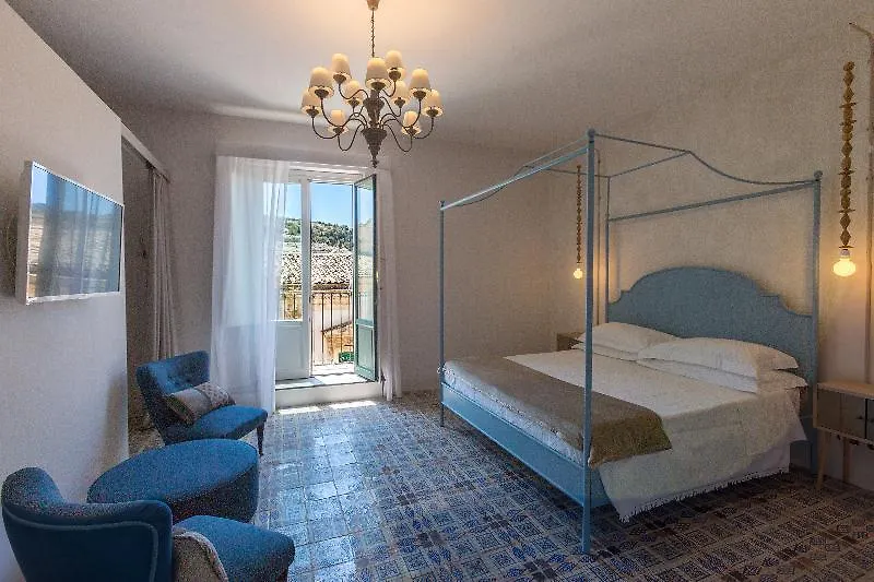 Palazzo Conti Camere E Suites-1