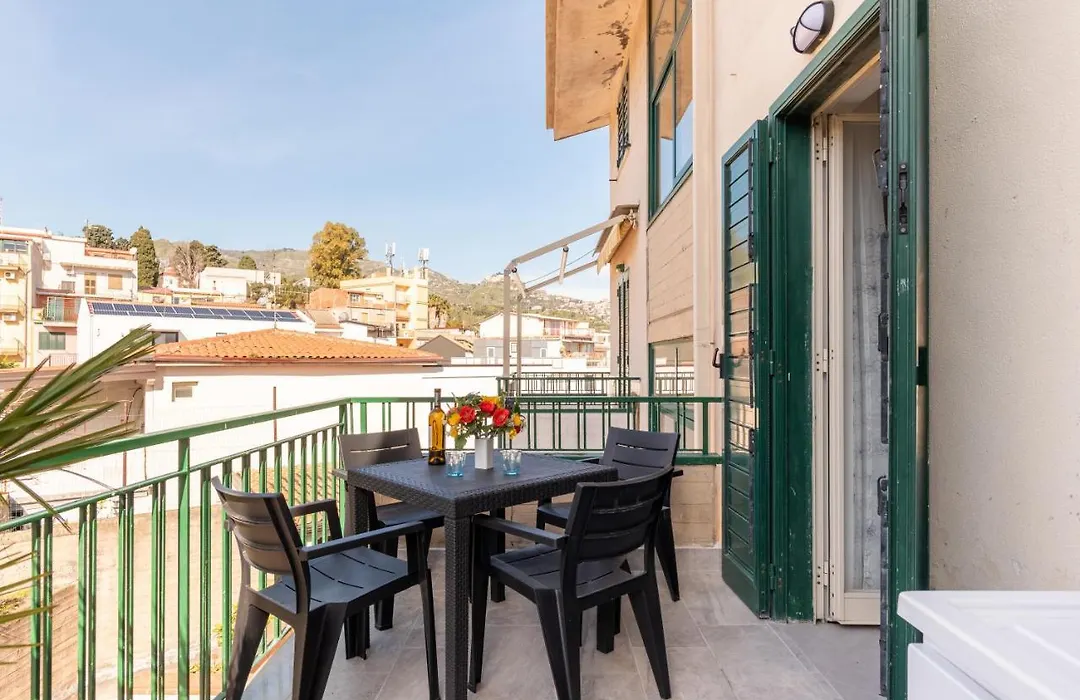 Guesthost - La Casa Di Tobia & Little Paradise Beach Apartments-1