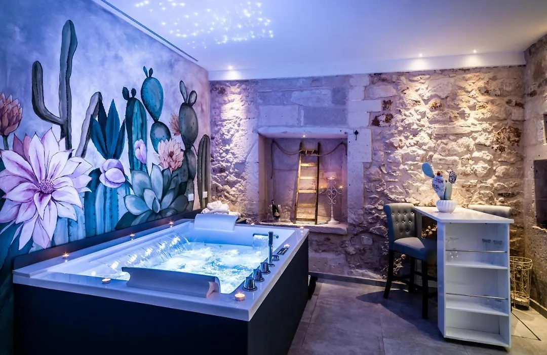 Siricyaus Luxury Room-1