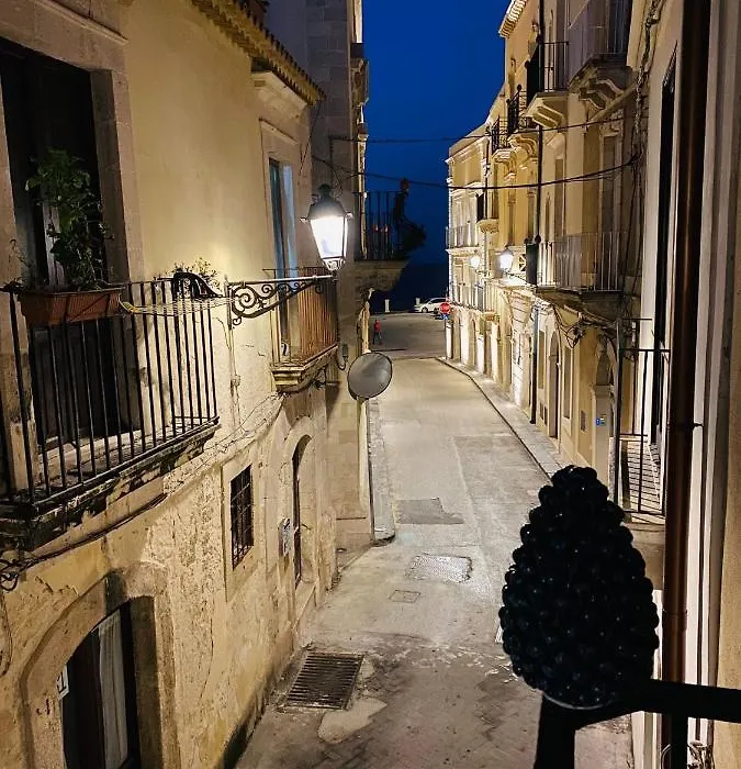 Casa 68 Ortigia-1