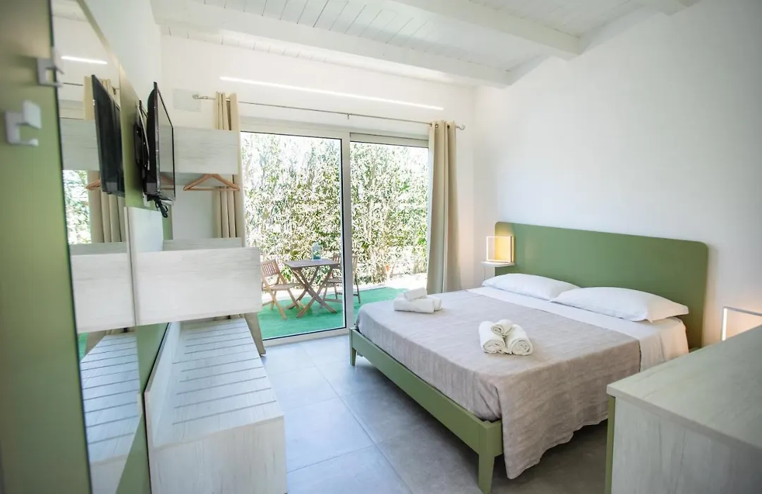 Izzhome Carratois Rooms-1