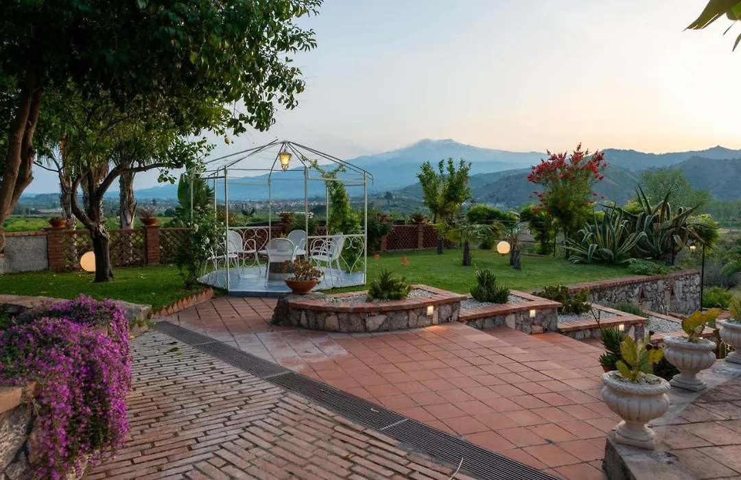 Villa With Pool & Jacuzzi-1