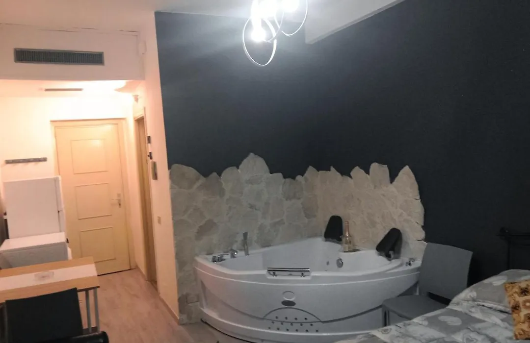 Garden Suite-1