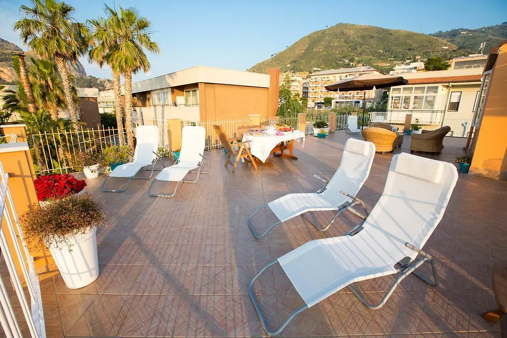 B&B Olas Del Mar-1